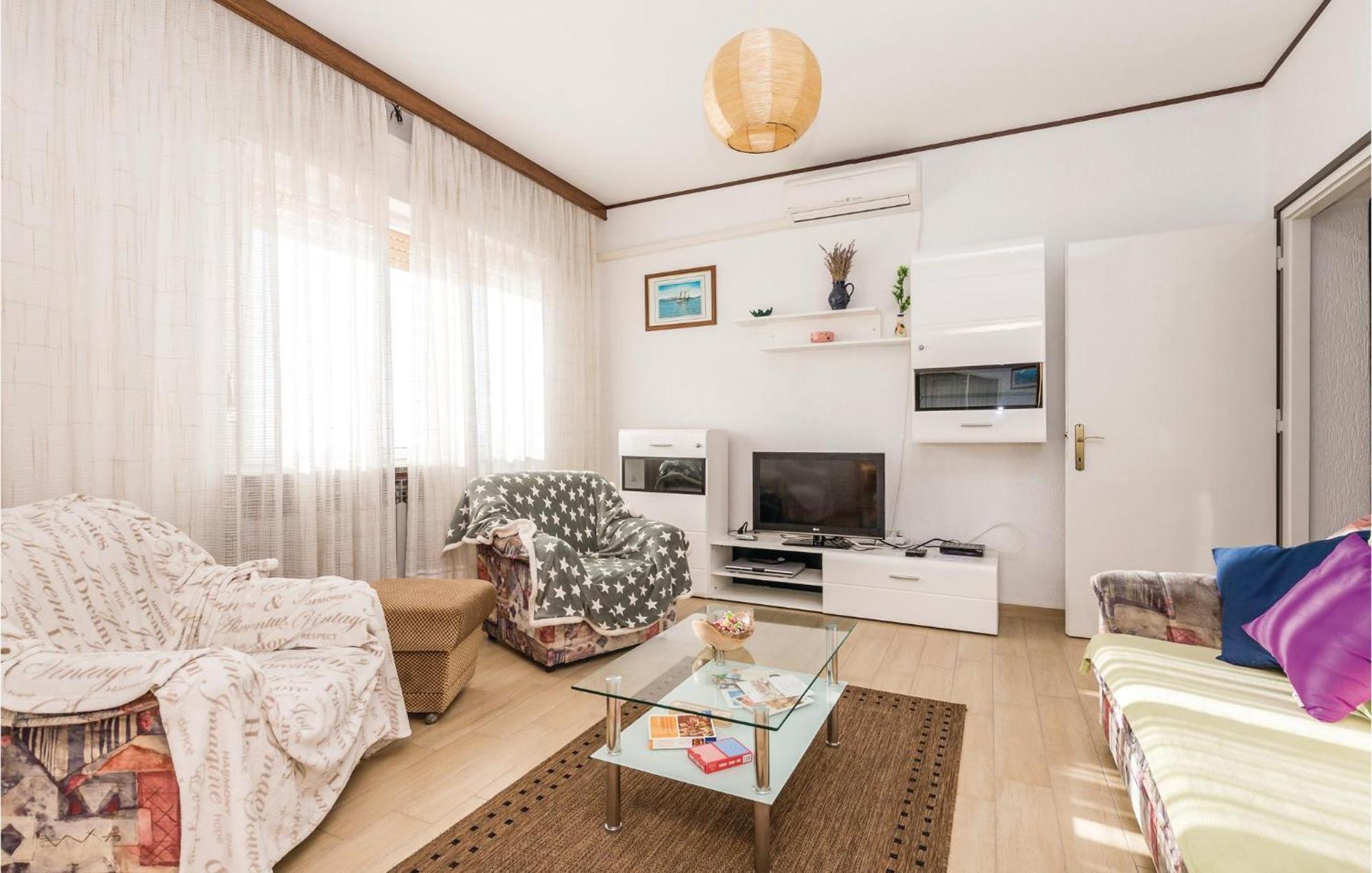 Nice Apartment In Lovran With Kitchen Eksteriør bilde
