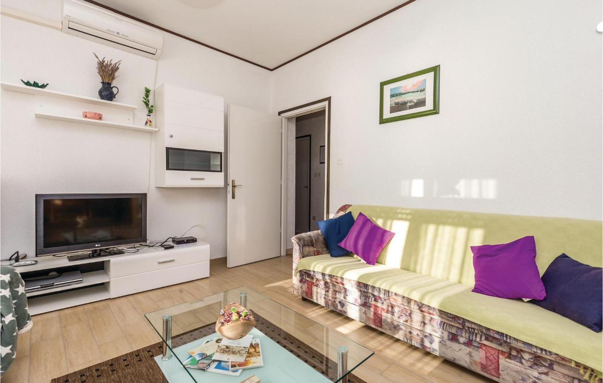 Nice Apartment In Lovran With Kitchen Eksteriør bilde