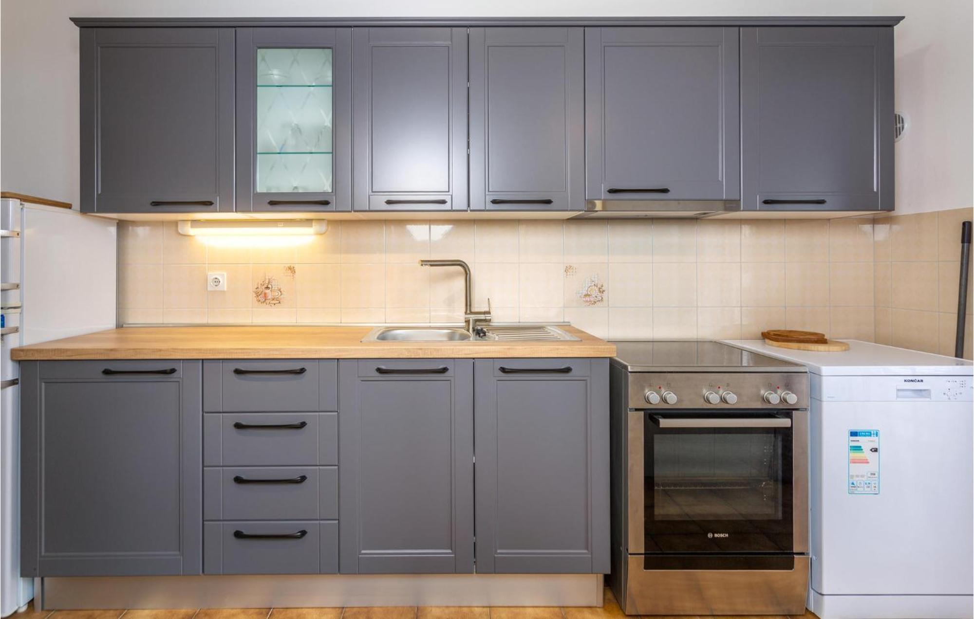 Nice Apartment In Lovran With Kitchen Eksteriør bilde